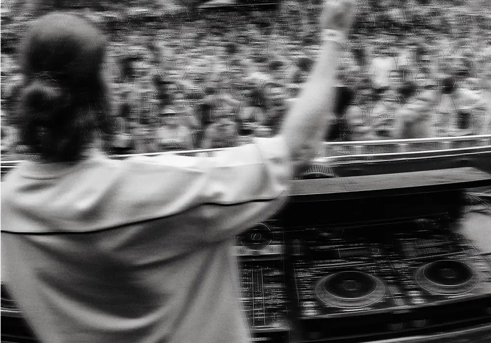 Contact Alexander Delanois